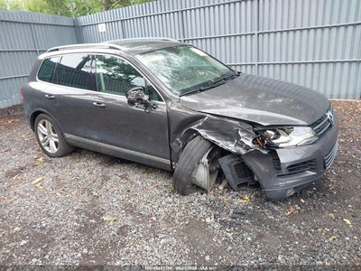 VOLKSWAGEN TOUAREG 2011