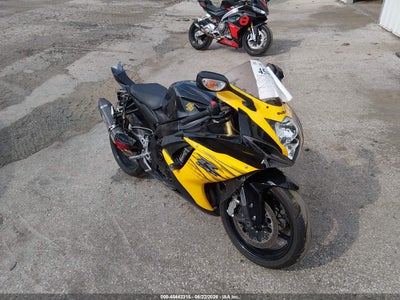 SUZUKI GSX750 2012