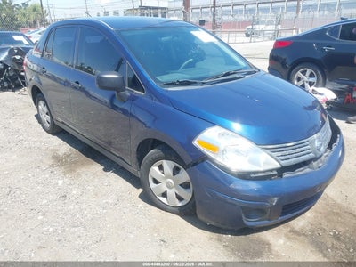 NISSAN VERSA 2011