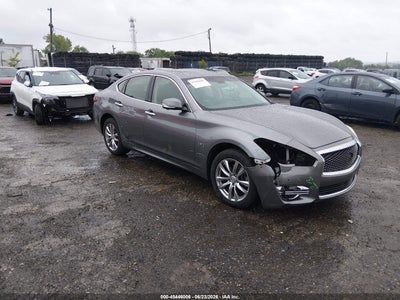 INFINITI Q70 2015
