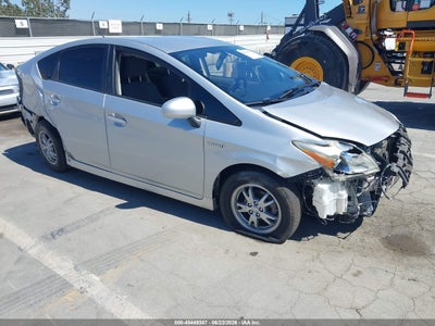 TOYOTA PRIUS 2011