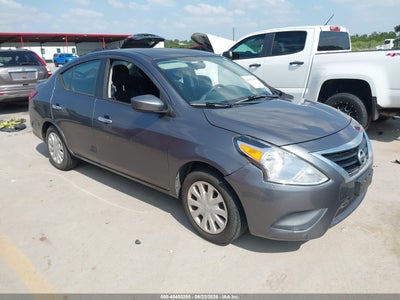 NISSAN VERSA 2017