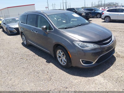 CHRYSLER PACIFICA 2018