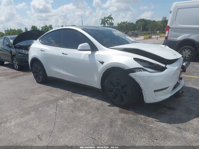 TESLA MODEL Y 2025