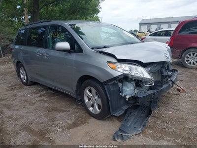 TOYOTA SIENNA 2017
