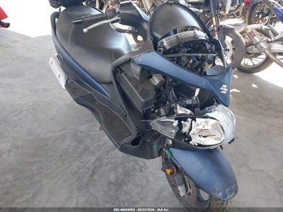 SUZUKI UH200 2022