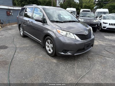 TOYOTA SIENNA 2017
