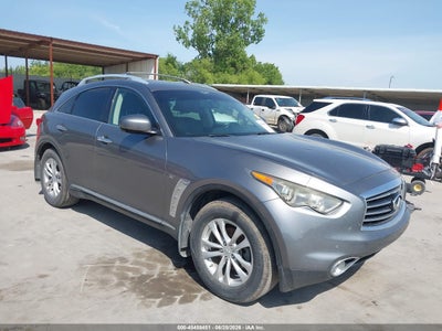 INFINITI QX70 2015