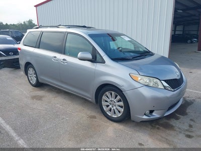 TOYOTA SIENNA 2012