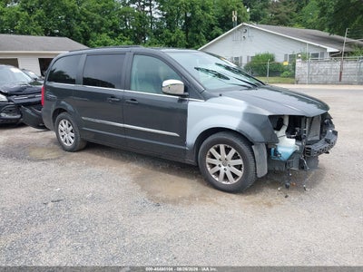 CHRYSLER TOWN & COUNTRY 2011