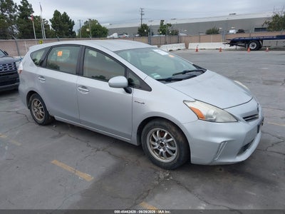 TOYOTA PRIUS V 2012