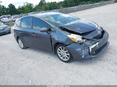 TOYOTA PRIUS V 2013
