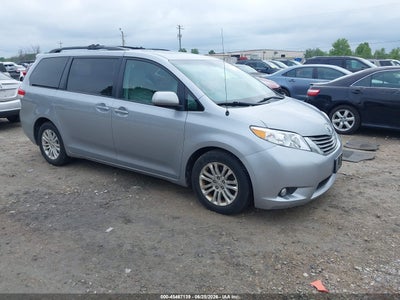 TOYOTA SIENNA 2012