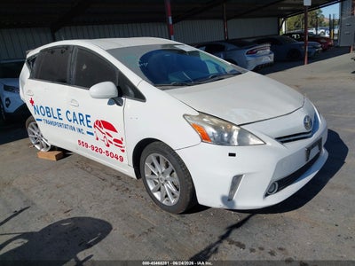 TOYOTA PRIUS V 2013