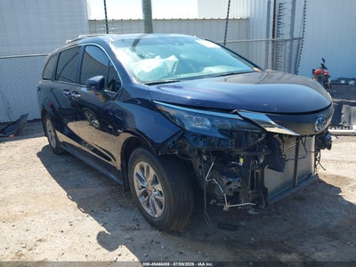 TOYOTA SIENNA 2025