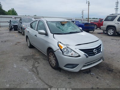 NISSAN VERSA 2017