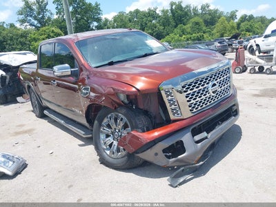 NISSAN TITAN 2017