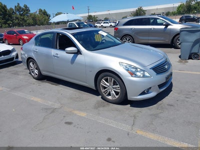 INFINITI Q40 2015