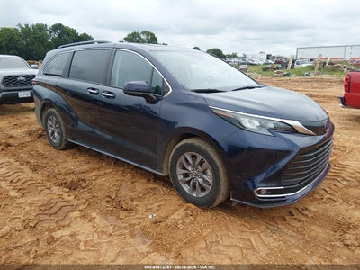 TOYOTA SIENNA 2024