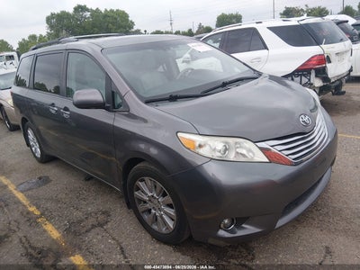 TOYOTA SIENNA 2012