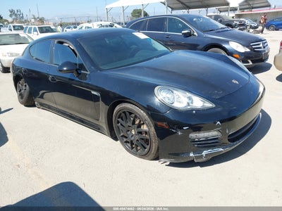 PORSCHE PANAMERA 2011