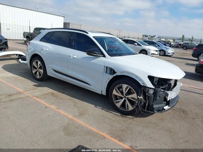 AUDI Q8 E-TRON 2024