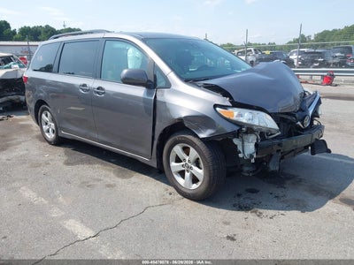 TOYOTA SIENNA 2018
