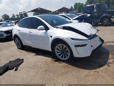 TESLA MODEL Y 2026