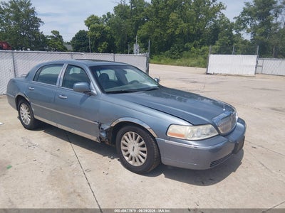 LINCOLN TOWN CAR 2004