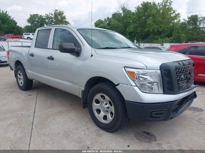 NISSAN TITAN 2017