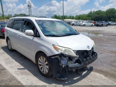 TOYOTA SIENNA 2012