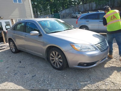CHRYSLER 200 2013