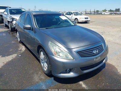 INFINITI G37 2013
