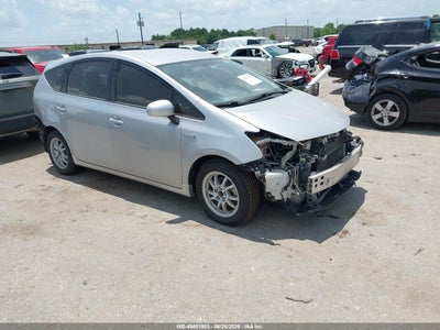 TOYOTA PRIUS V 2017