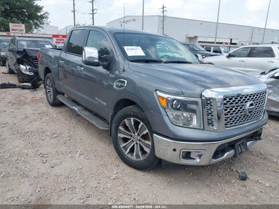 NISSAN TITAN 2017