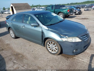 TOYOTA CAMRY 2011
