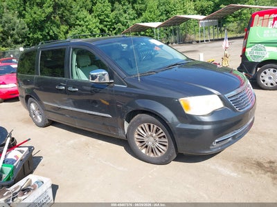 CHRYSLER TOWN & COUNTRY 2011