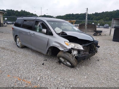 TOYOTA SIENNA 2015