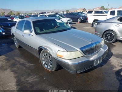LINCOLN TOWN CAR 2004