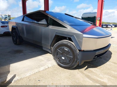 TESLA CYBERTRUCK 2026