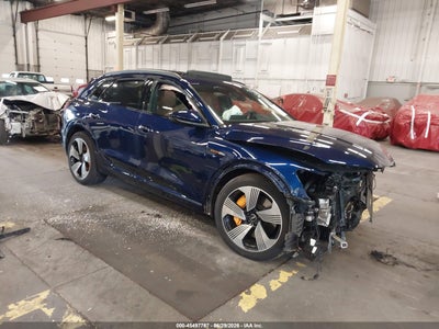 AUDI E-TRON 2022