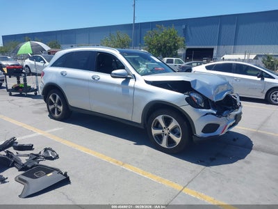 MERCEDES-BENZ GLC 300 2016