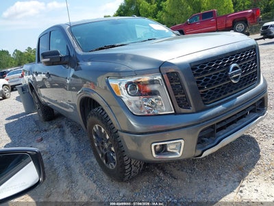 NISSAN TITAN 2019