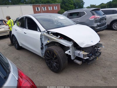 TESLA MODEL Y 2025