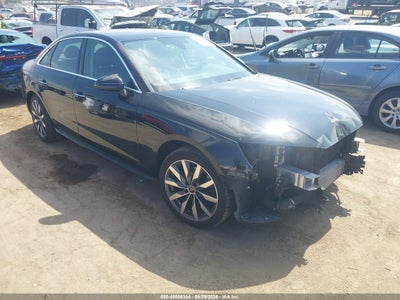 AUDI A4 2022