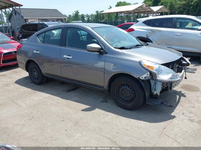 NISSAN VERSA 2017