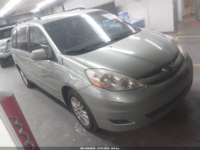 TOYOTA SIENNA 2010