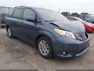 TOYOTA SIENNA 2013