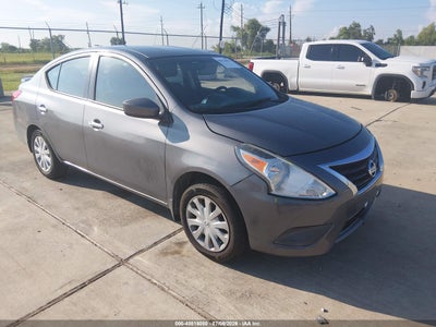 NISSAN VERSA 2017