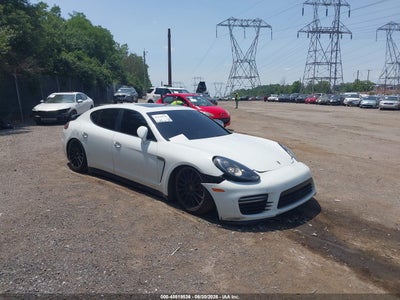 PORSCHE PANAMERA 2016